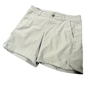Under Armour women’s stretch golf/activity shorts, size 10, tan, zip/button